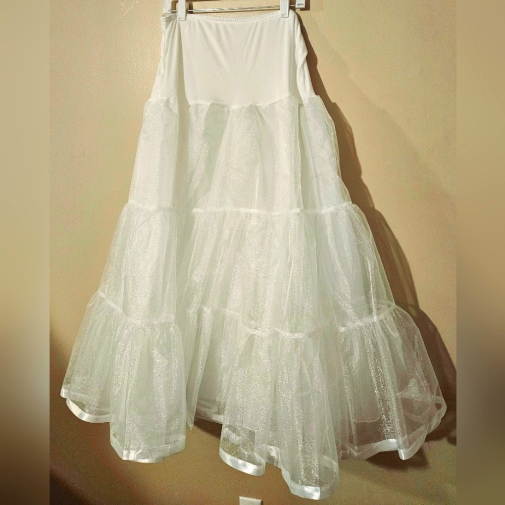 Fits XL-3X Plus Size Petticoat